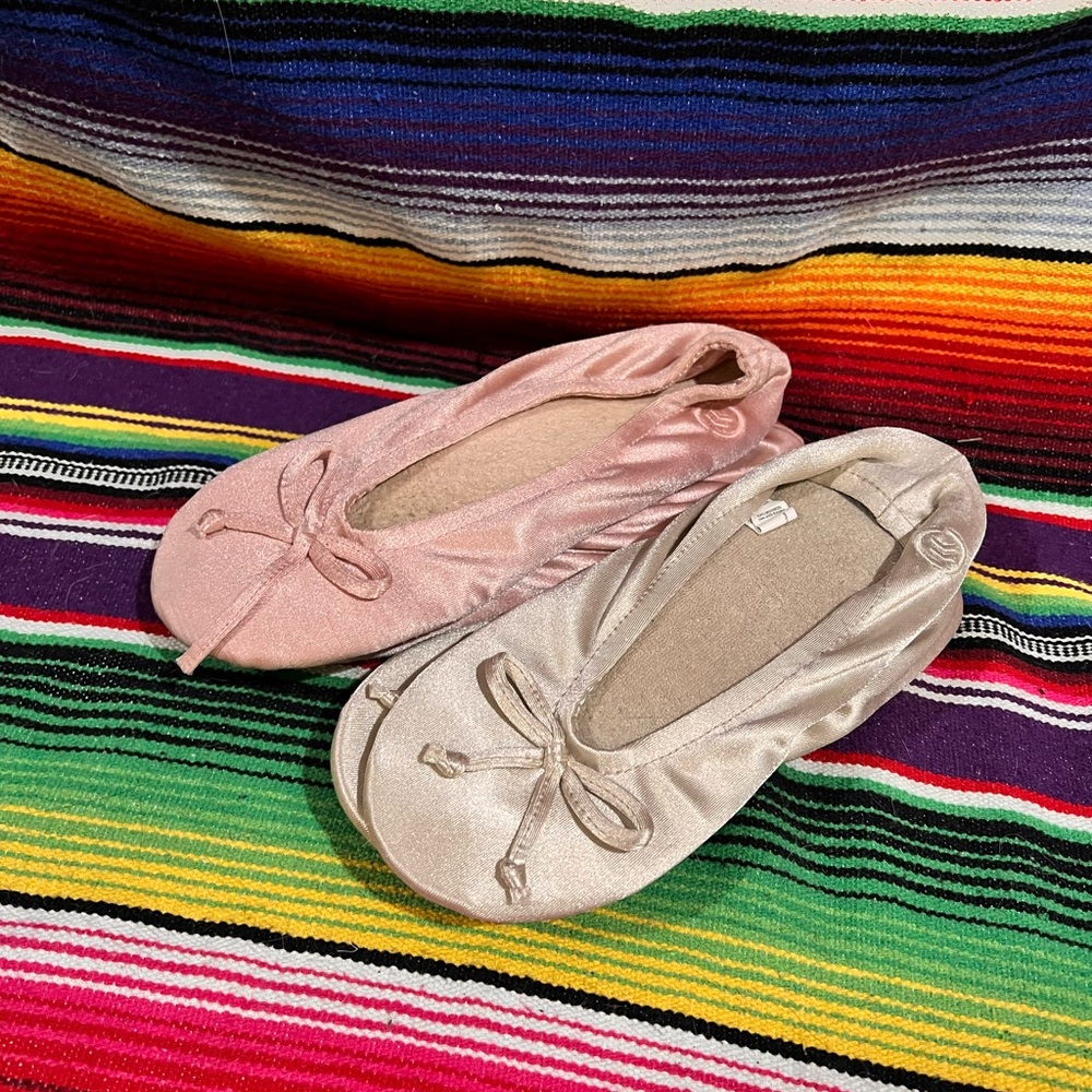 ⭐Isotoner Pink and Cream Ballet Flats (Two Pairs included)